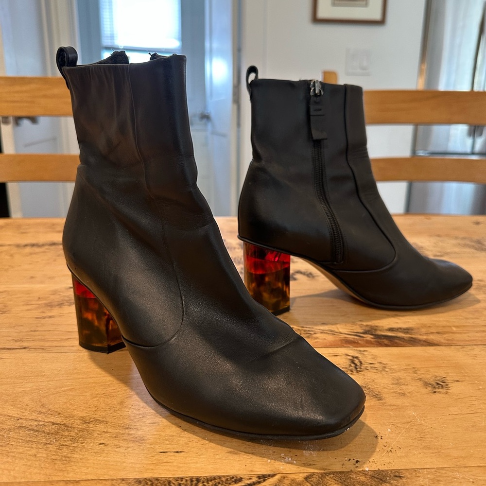 Kurt Geiger London Stride 70 booties, smooth leather like new